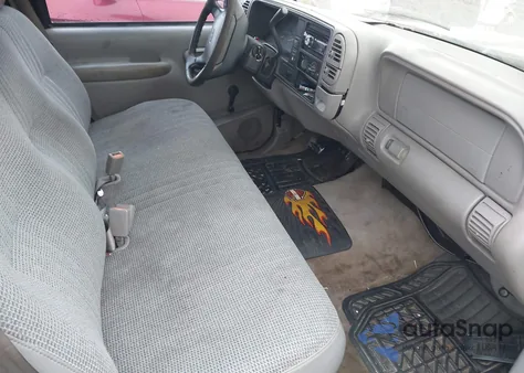 1997 Chevrolet C1500 Fleetside W/T z USA, uszkodzony, nr VIN 1GCEC14W1VZ231624